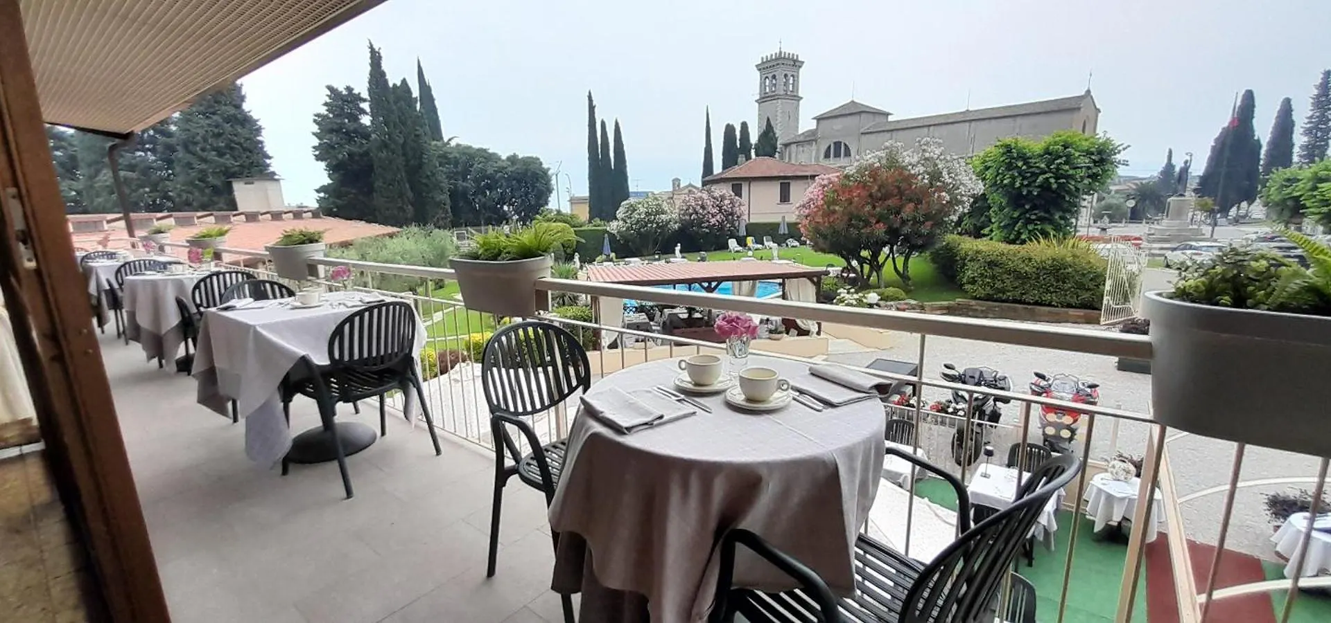 Hotel Adria & Resort Toscolano-Maderno 3*,  Italia
