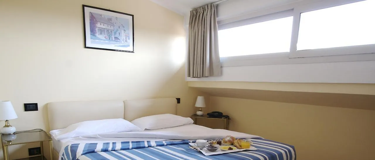 Hotel Adria & Resort Toscolano-Maderno 3*,